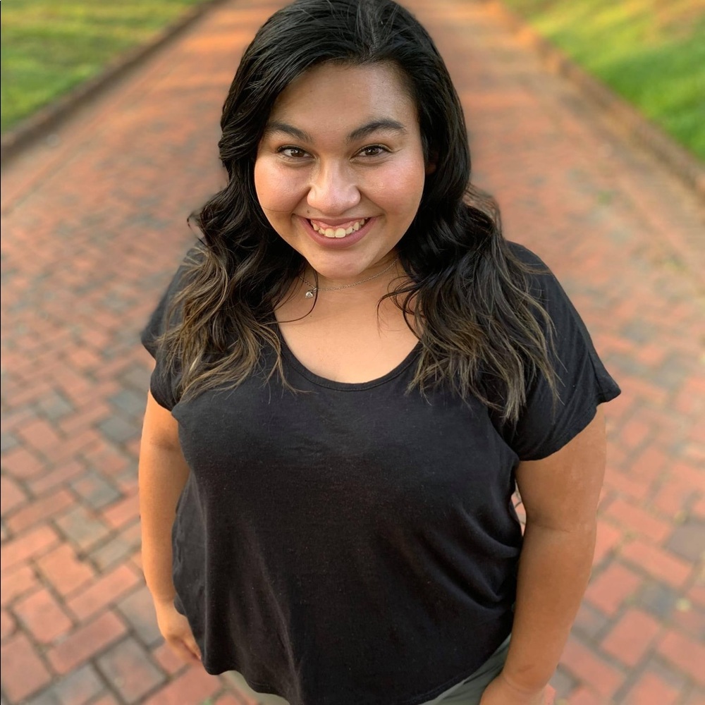 Meet your Posher, Alexis